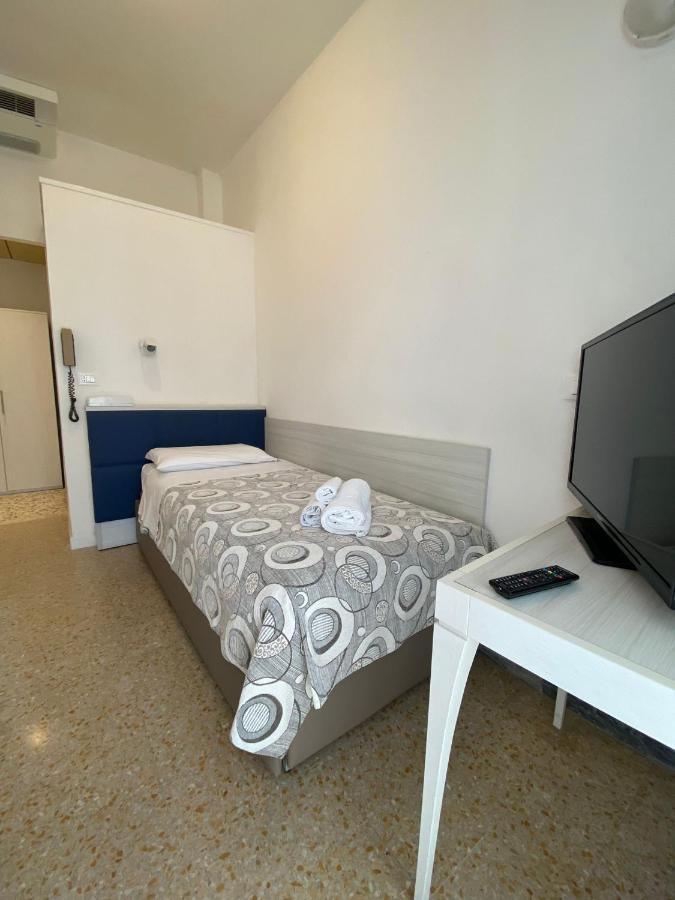Hotel Silver Rimini Exteriör bild